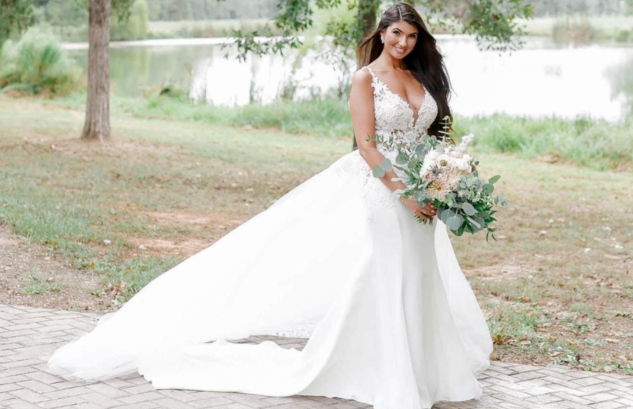 Bride goes viral after chopping wedding gown and transforming it into  honeymoon dress - Good Morning America